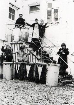 Kukl, Sj&oacute;n and &THORN;&oacute;r Eldon by Modern Art Museum. (source: Sykurmolarnir)
