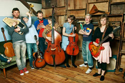 new m&uacute;m, photo by H&ouml;r&eth;ur Sveinsson