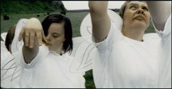 Svefn-g-Englar video - Sigur R&oacute;s, L&aacute;ra Stef&aacute;nsd&oacute;ttir, Siggaog Perlan, (dir. &Aacute;ug&uacute;st Jacobsson)